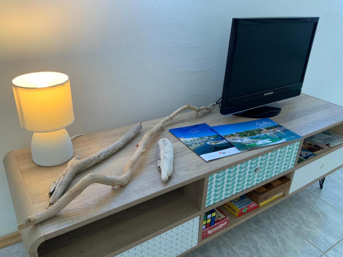 Solenta - Sunny & Bright Apartment Near Beach W Self Checkin Nečujam Екстериор снимка