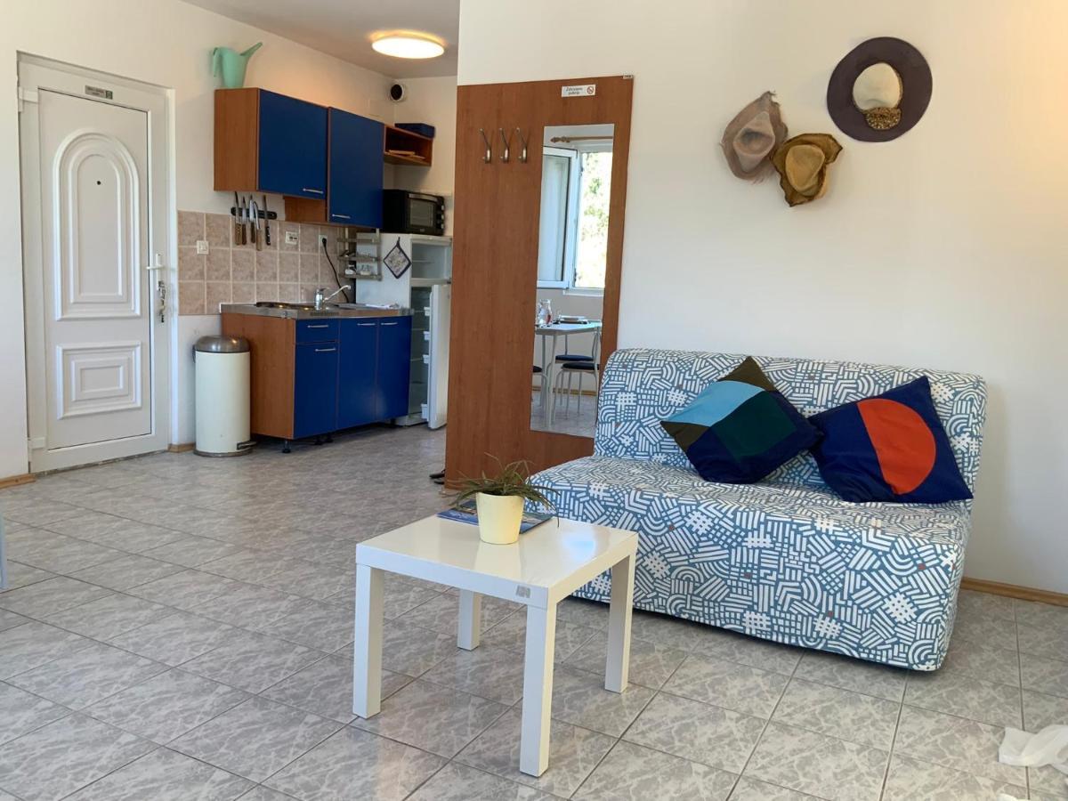 Solenta - Sunny & Bright Apartment Near Beach W Self Checkin Nečujam Екстериор снимка