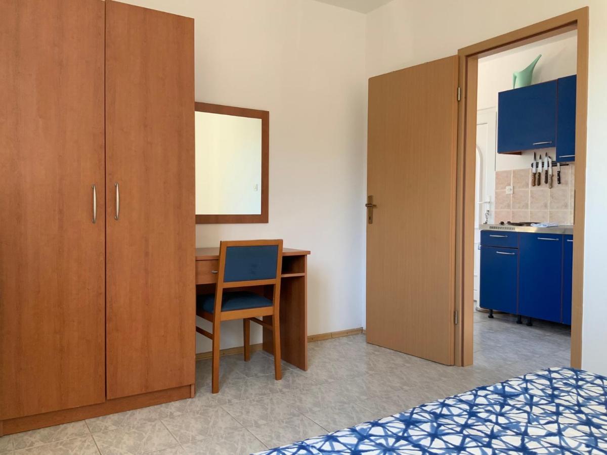 Solenta - Sunny & Bright Apartment Near Beach W Self Checkin Nečujam Екстериор снимка